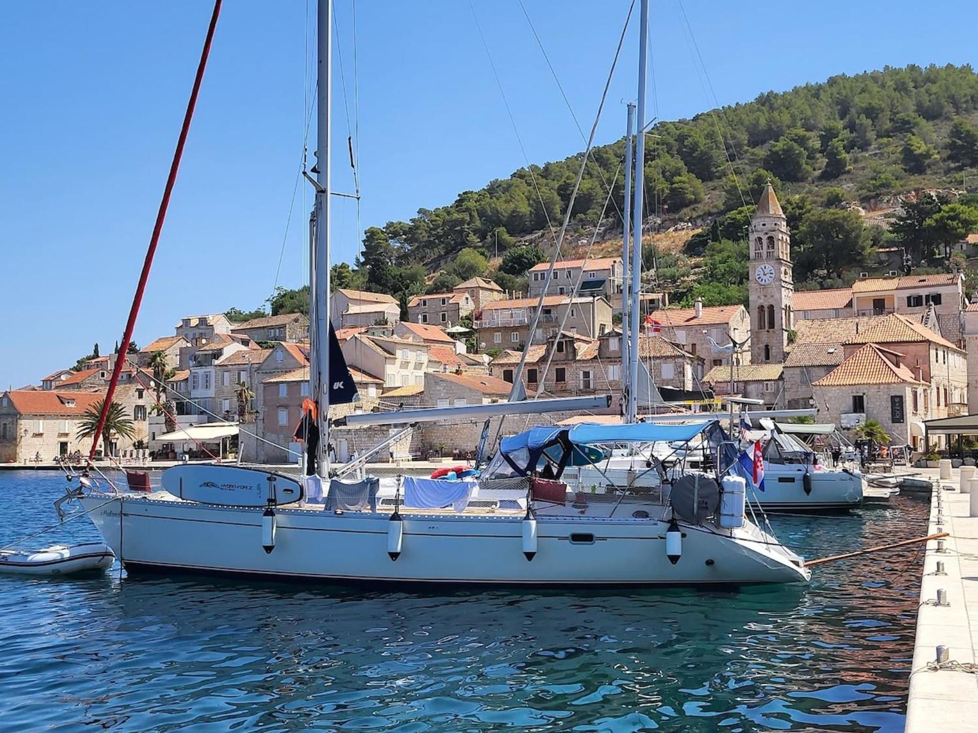 Vikendica 3 Or 5 Days Sailing Cruise In Croatia Split