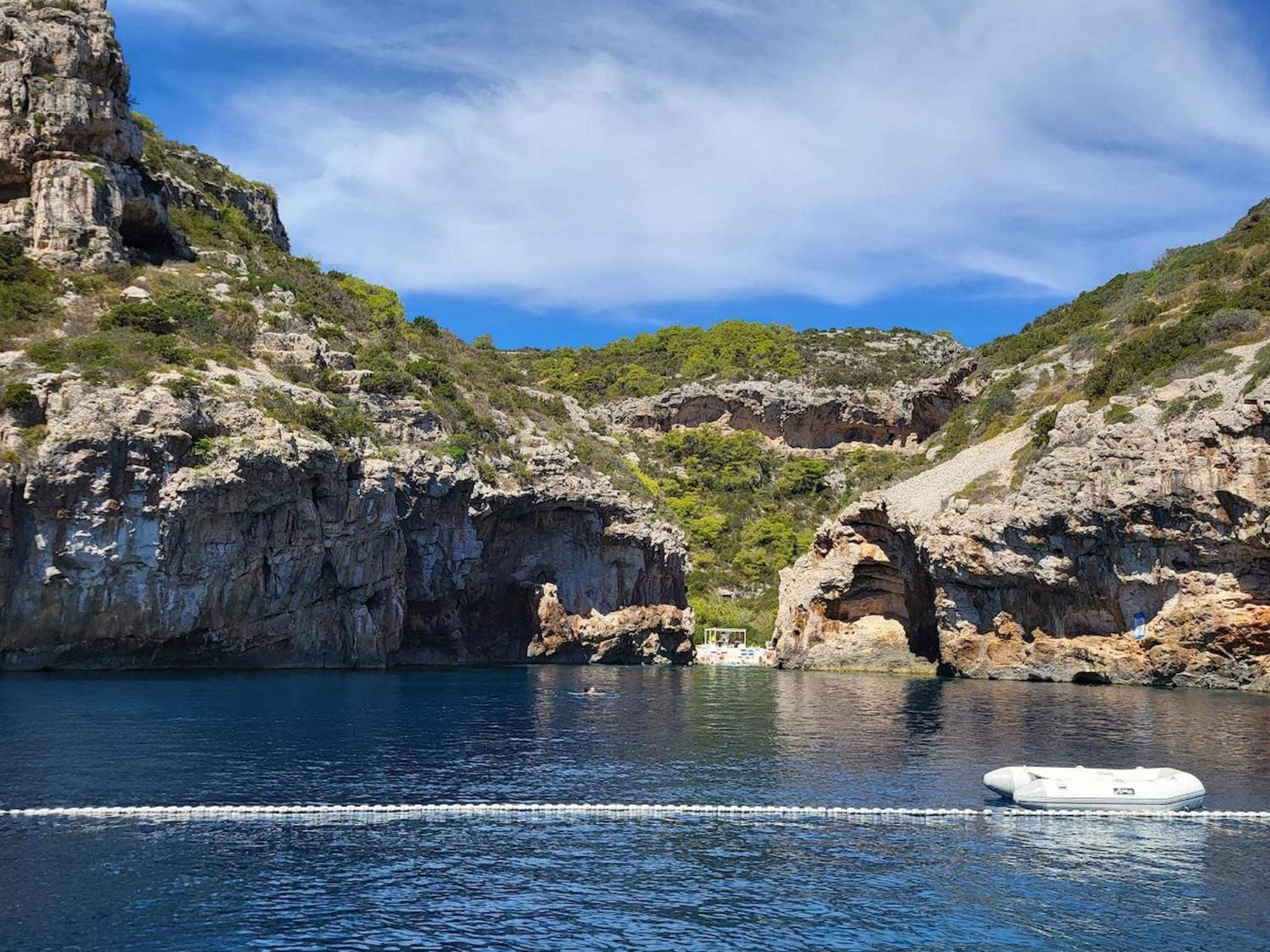 Vikendica 3 Or 5 Days Sailing Cruise In Croatia Split