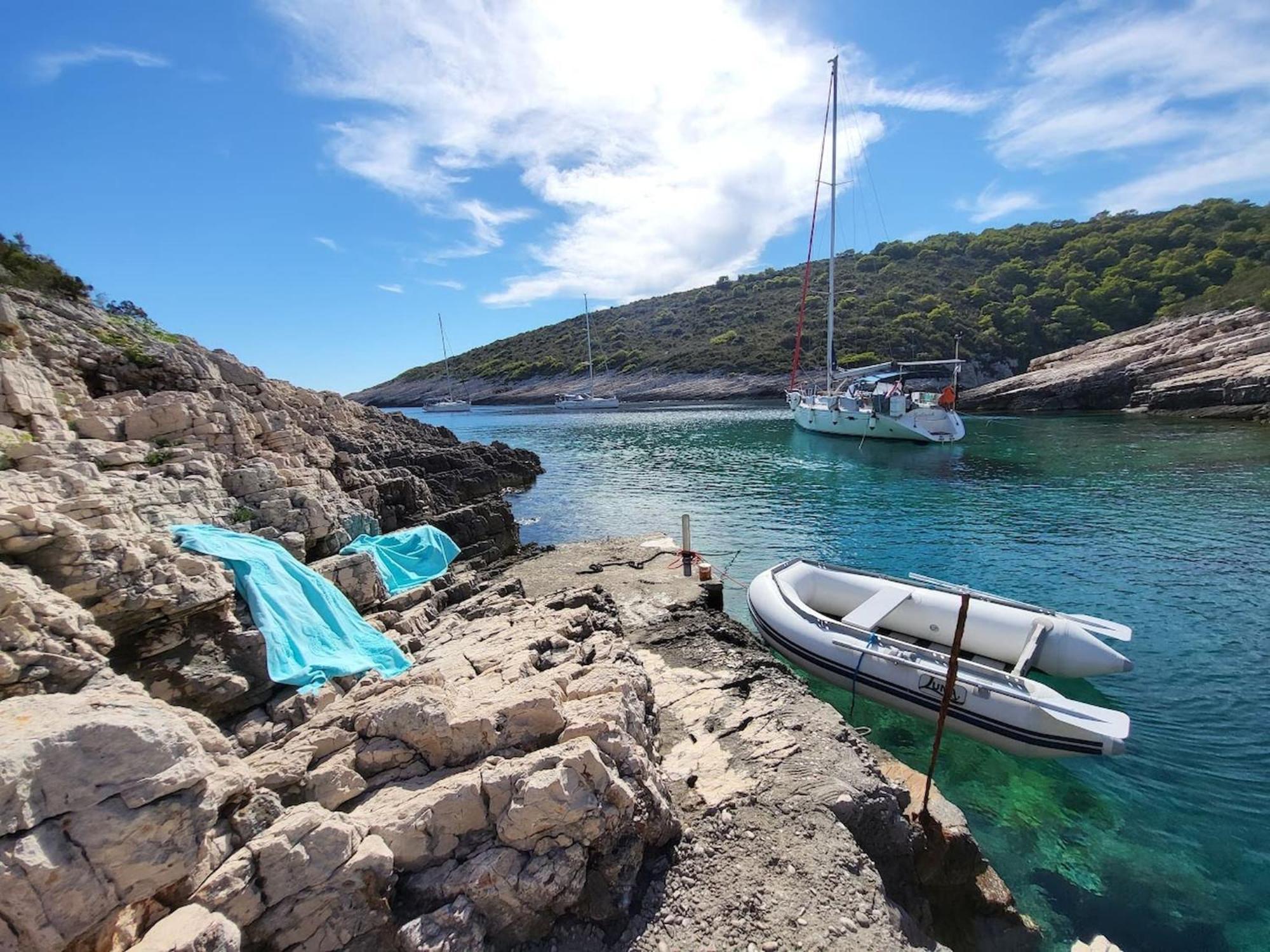 Vikendica 3 Or 5 Days Sailing Cruise In Croatia
