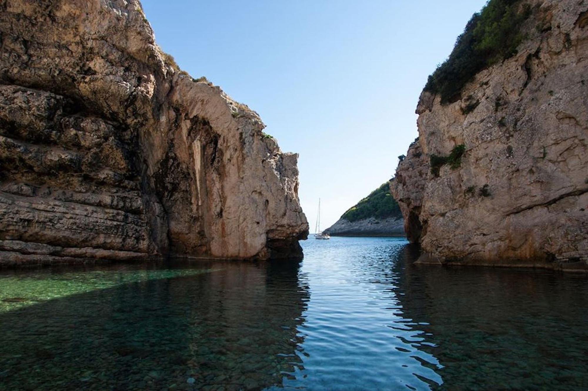 Vikendica 3 Or 5 Days Sailing Cruise In Croatia Split
